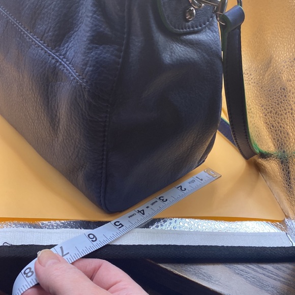 B Makowsky navy NWOT handbag - Picture 4 of 9